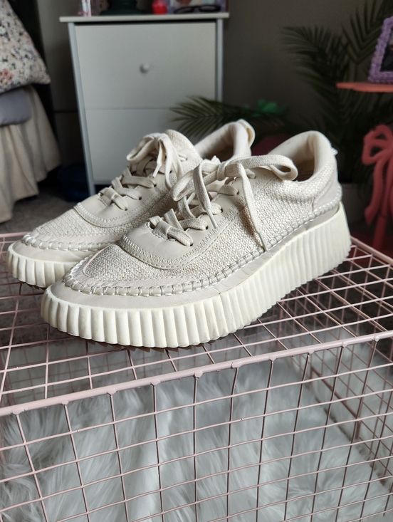 Dolce Vita Shoes - SZ 10 Dolce Vita Women's Cream Platform Sneaker
